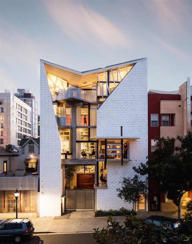 Edificio Torr Kaelan, de Robert Wellington Quigley, en San Diego (EEUU) Libro Building Community. New Apartment Architecture de Thames &Hudson