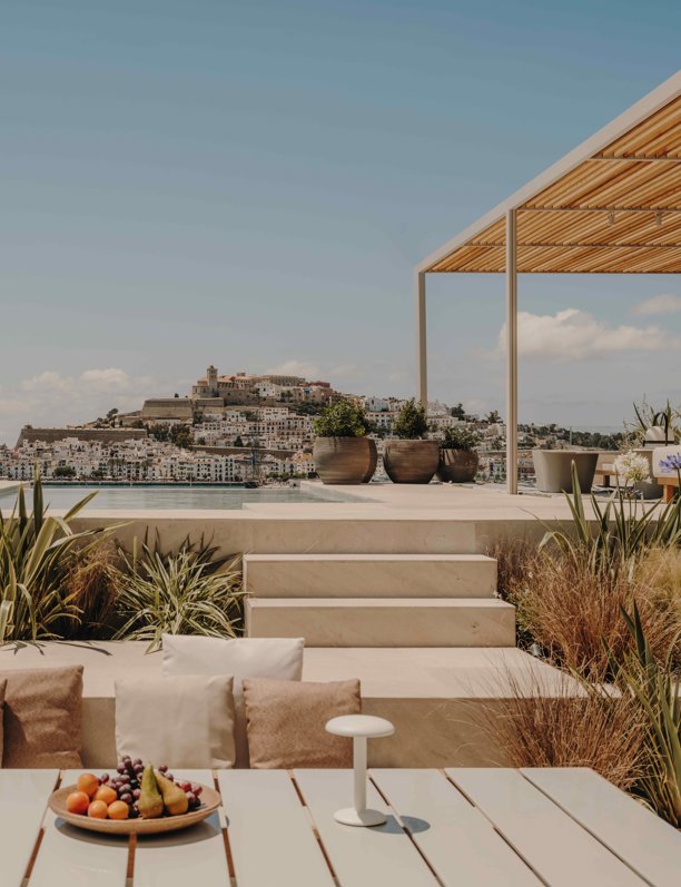 Ibiza por todo lo alto: así es la nueva suite que está revolucionando la isla con su lujo silencioso