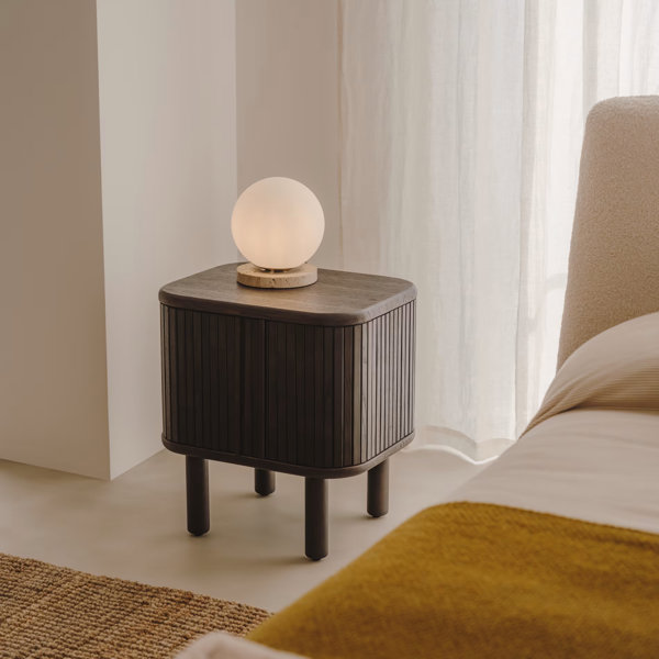 Descubre la lámpara de Kave Home que transformará tu espacio en un oasis de calidez y confort