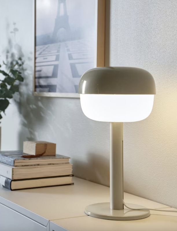IKEA rebajó el precio de la lámpara de estilo retro que todos los modernos tienen en sus casas