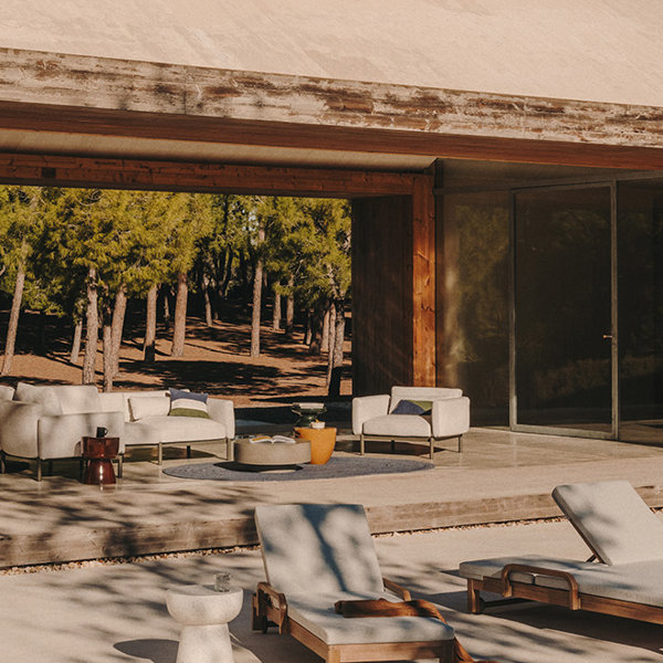 Kave Home apuesta por un verano outdoor inspirado en la pureza de líneas y el diseño funcional