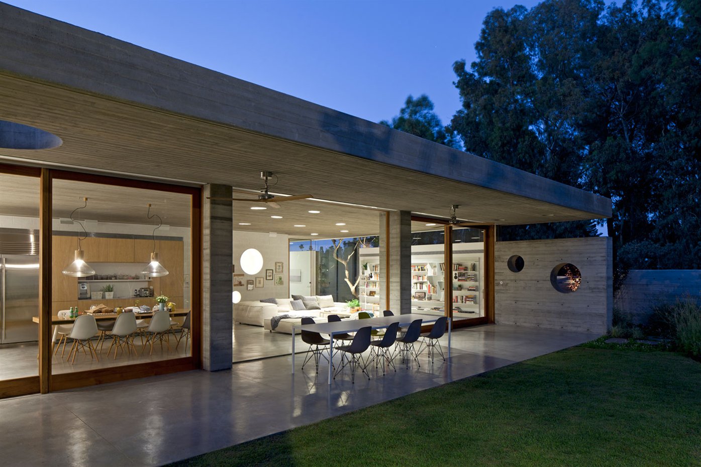 KEDEM HOUSE 111. Continuidad