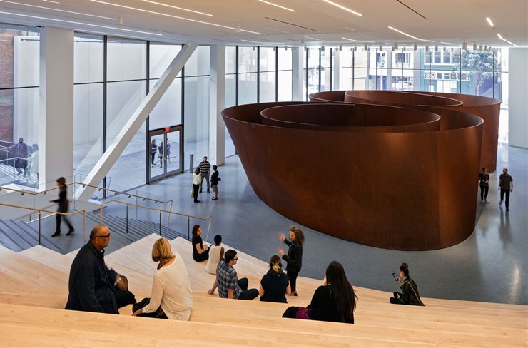 La escultura 'Sequence' (2006), de Richard Serra, puede verse dentro del nuevo SFMOMA de San Francisco levantado por Snøhetta.