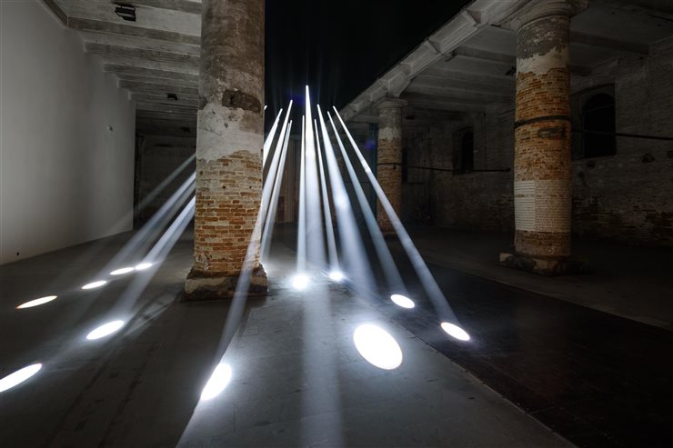 Haces de luz de la instalación Transsolar.