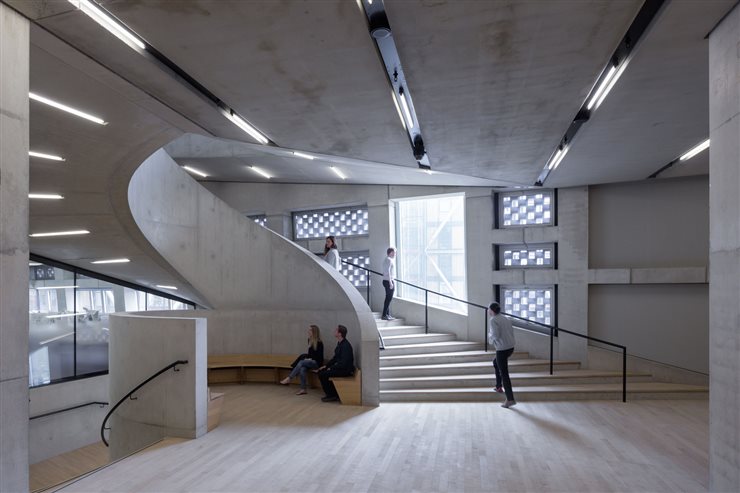 El edificio de Herzog & De Meuron se eleva 10 plantas.