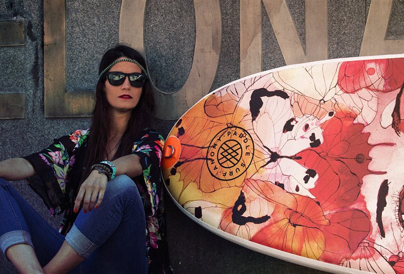 Conrad Roset dibujó alas de mariposa sobre su tabla