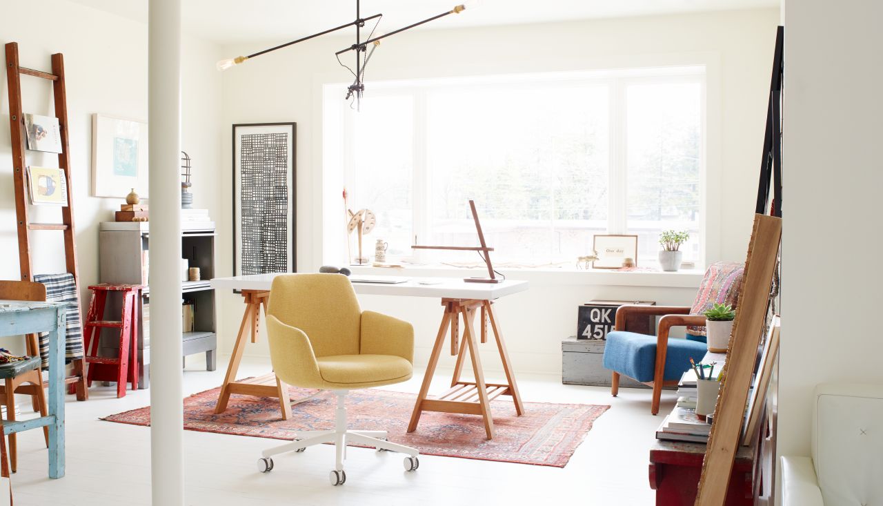El modelo de silla Poppy con ruedas es perfecta para el estudio. La silla Poppy ofrece diferentes acabados