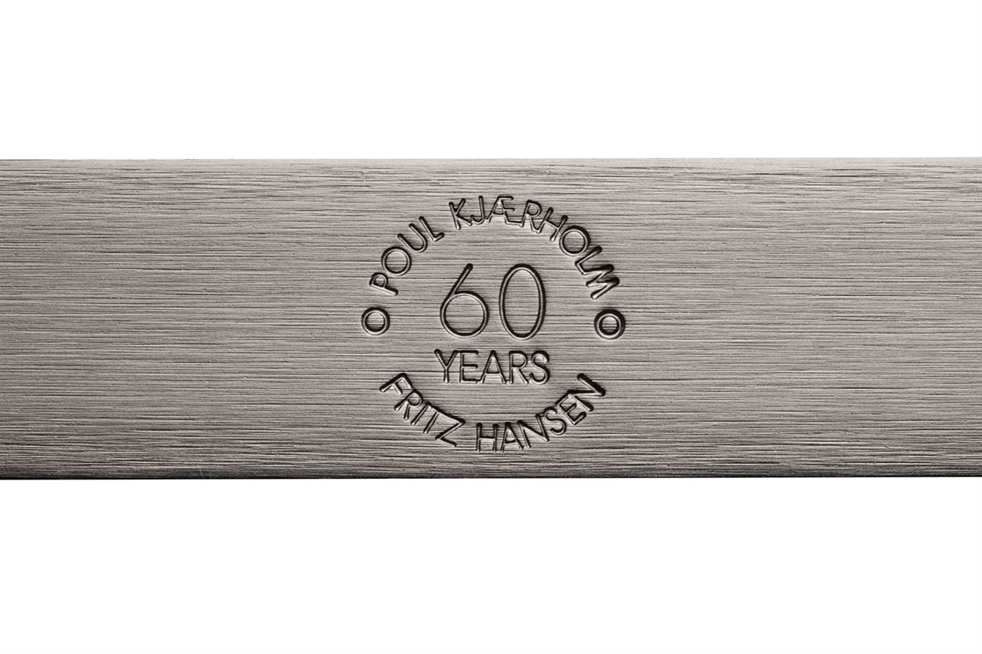 Fritz Hansen PK Anniversary. Sello especial creado por Fritz Hansen para poner en valor las dos piezas