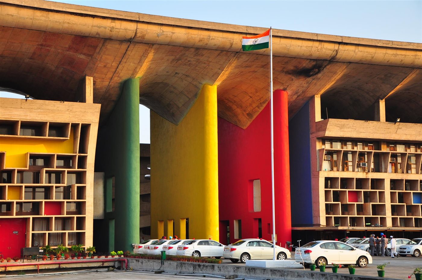 Palacio de la Asamblea en el complejo de Chandigarh (India). Diseñado junto a Pierre Jeanneret en 1960 Le Corbusier