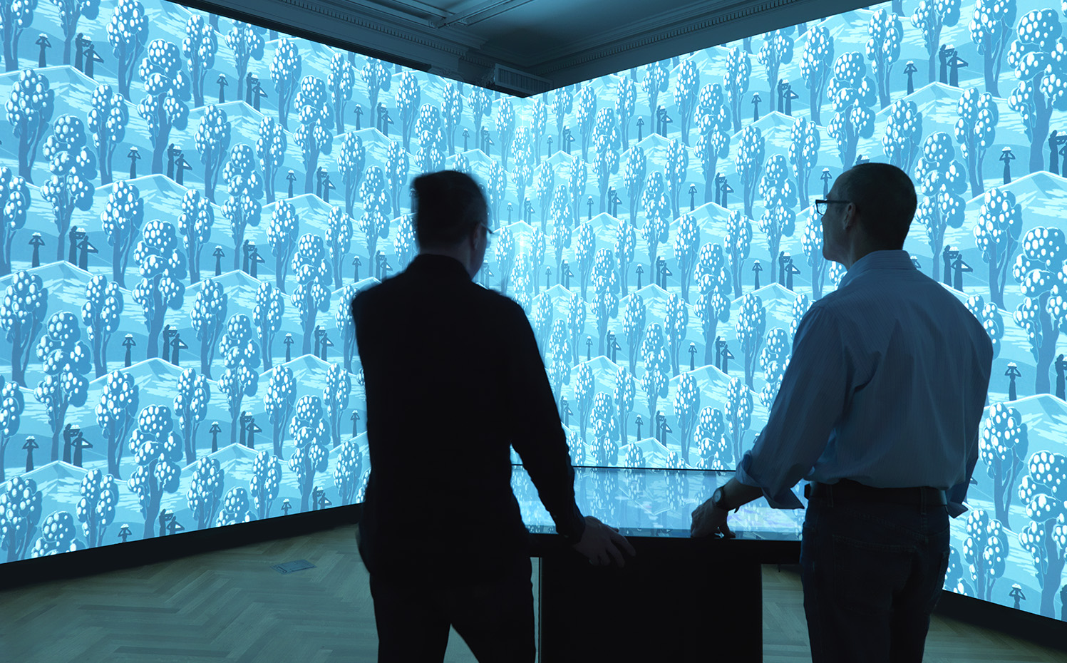 USA Installation view of Immersion Room . Estados Unidos exhibe la Immersion Room, una sala interactiva que permite experimentar con la colección permanente de papeles pintados del Cooper Hewitt Smithsonian Design Museum