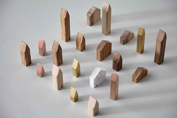img2016610400. Colección MiniHouse de pequeñas casitas en diversas maderas españolas, cobre, latón y mármol. Diseñada para Madlab