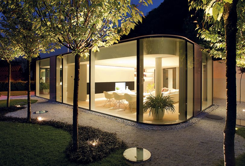 Los primeros modelos en desaparecer del mercado serán los focos halógenos utilizados en la iluminación de espacios públicos y exteriores, como tiendas y jardines