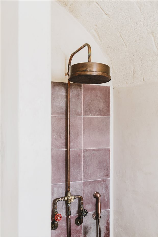  DSC8162. Todos los elementos, como la grifería, son detalles de la decoración local de la Puglia y se fabrican en la región