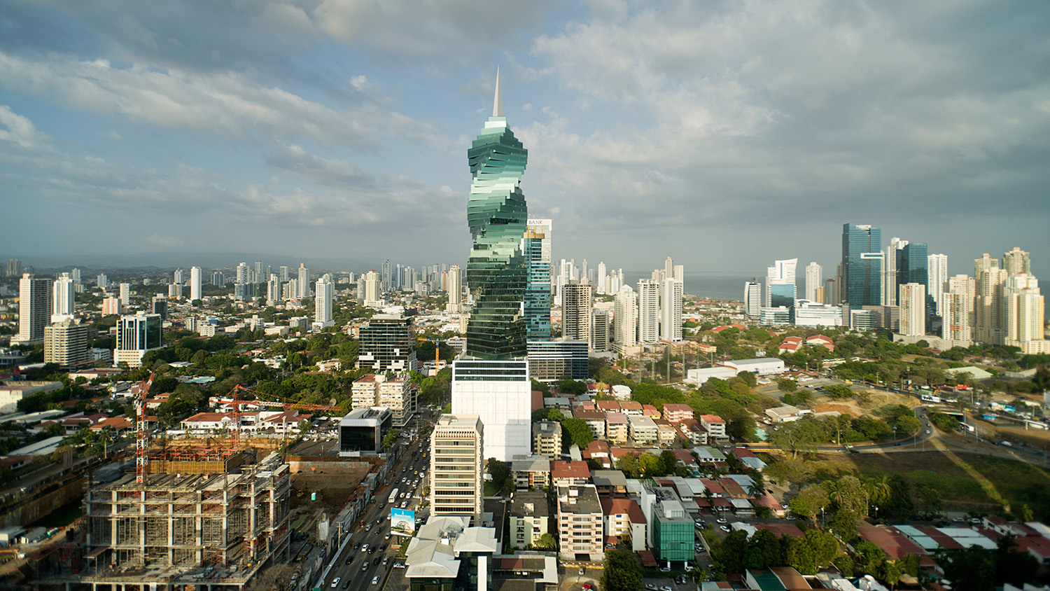 Torre F&F en Ciudad de Panamá, del estudio Pinzón Lozano & Asociados (2012)