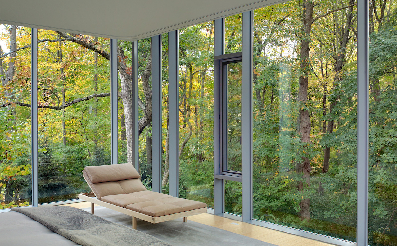 breuer3. Las cortinas del dormitorio principal, en el nuevo modulo, se corren de forma automática