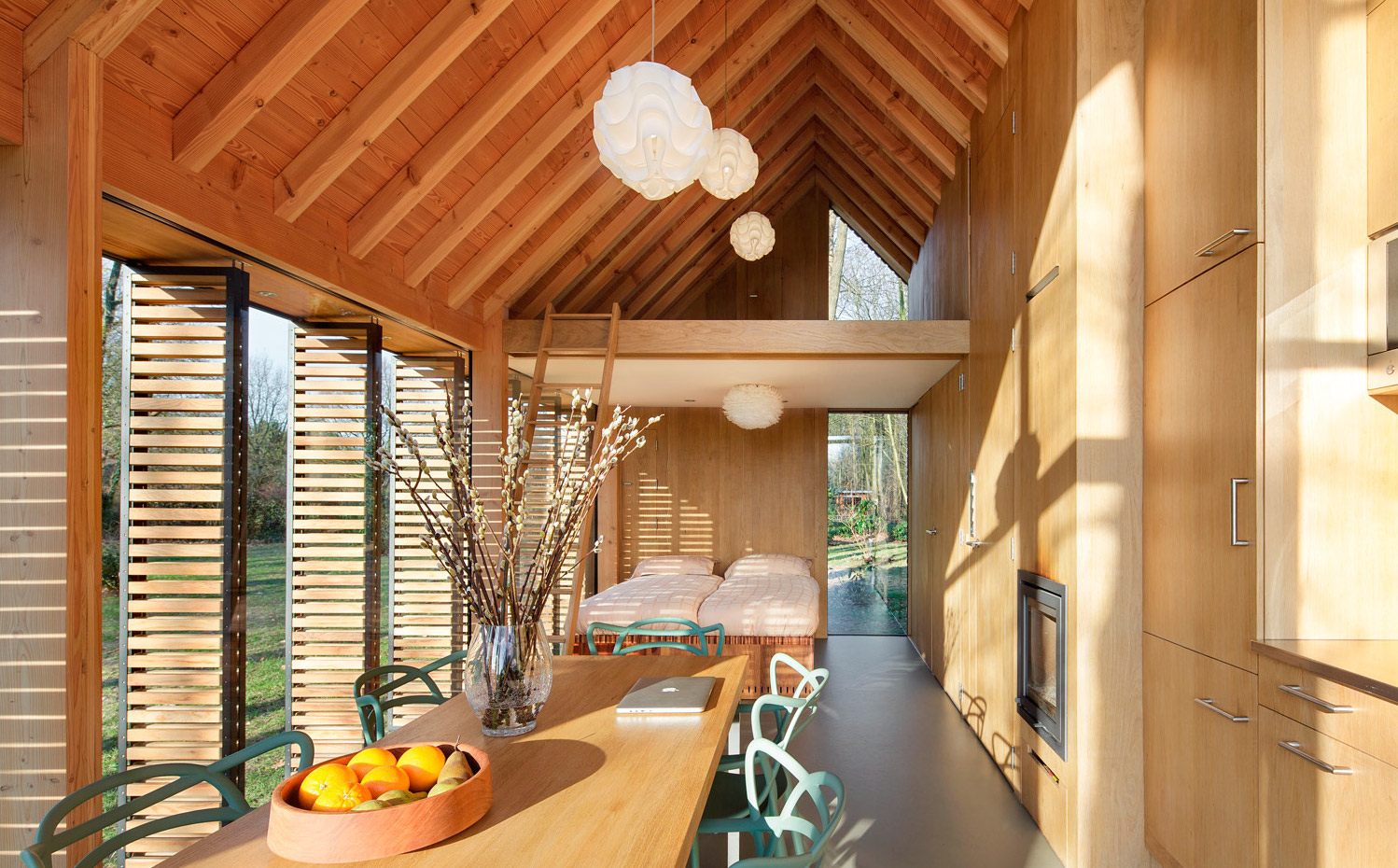 SP2015-Zecc-Tuinhuis-9-HiRes. El interior de la cabaña, que ha diseñado Roe van Norel, mide tan solo 30 metros cuadrados