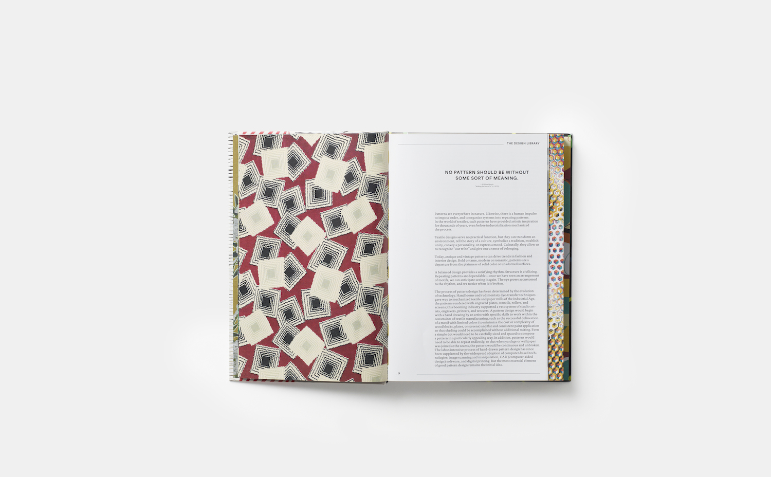 Patterns-A-Design-Library-Sourcebook-EN-7166-3D-pp-008-009 (1). William Morris, fundador del movimiento Arts & Crafts, fue uno de los grandes diseñadores textiles del siglo XIX. El libro recoge obras de grandes de la industria