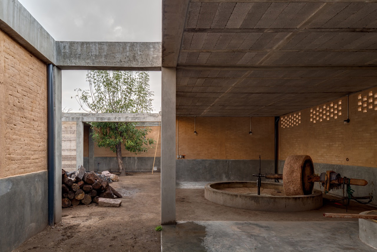 Industria Palenque Milagrito, Santiago Matatlan (Mexico), de Jorge Ambrosi y Gabriela Etchegaray