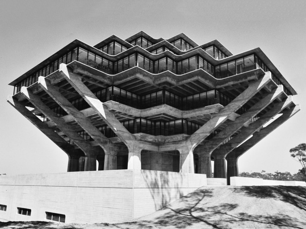 Geisel Library, University of California, San Diego, California (EEUU, 1970), por William Pereira & Associates.