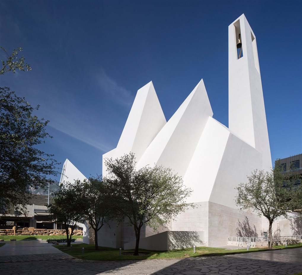 Iglesia brutalista de El Señor de la Misericordia en Monterrey (México), de Moneo Brock