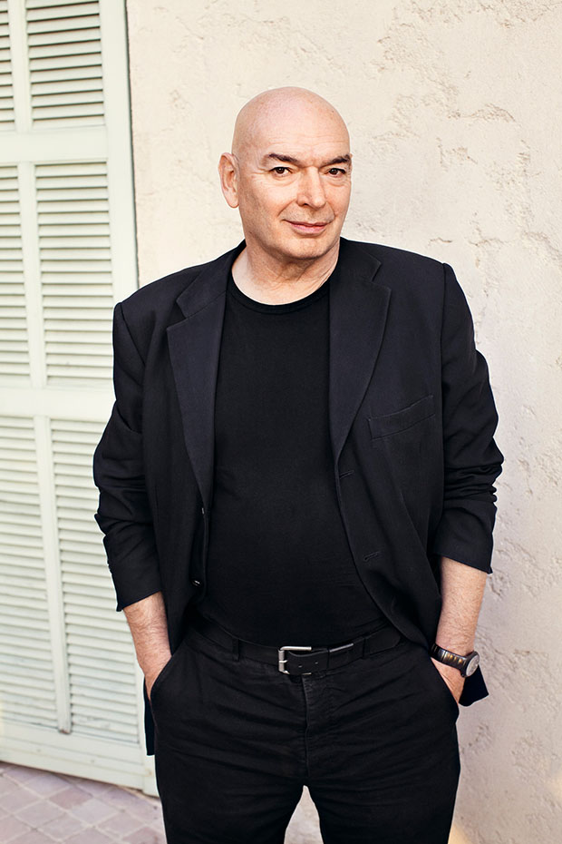 Jean Nouvel. [07] Jean Nouvel, 'total black'