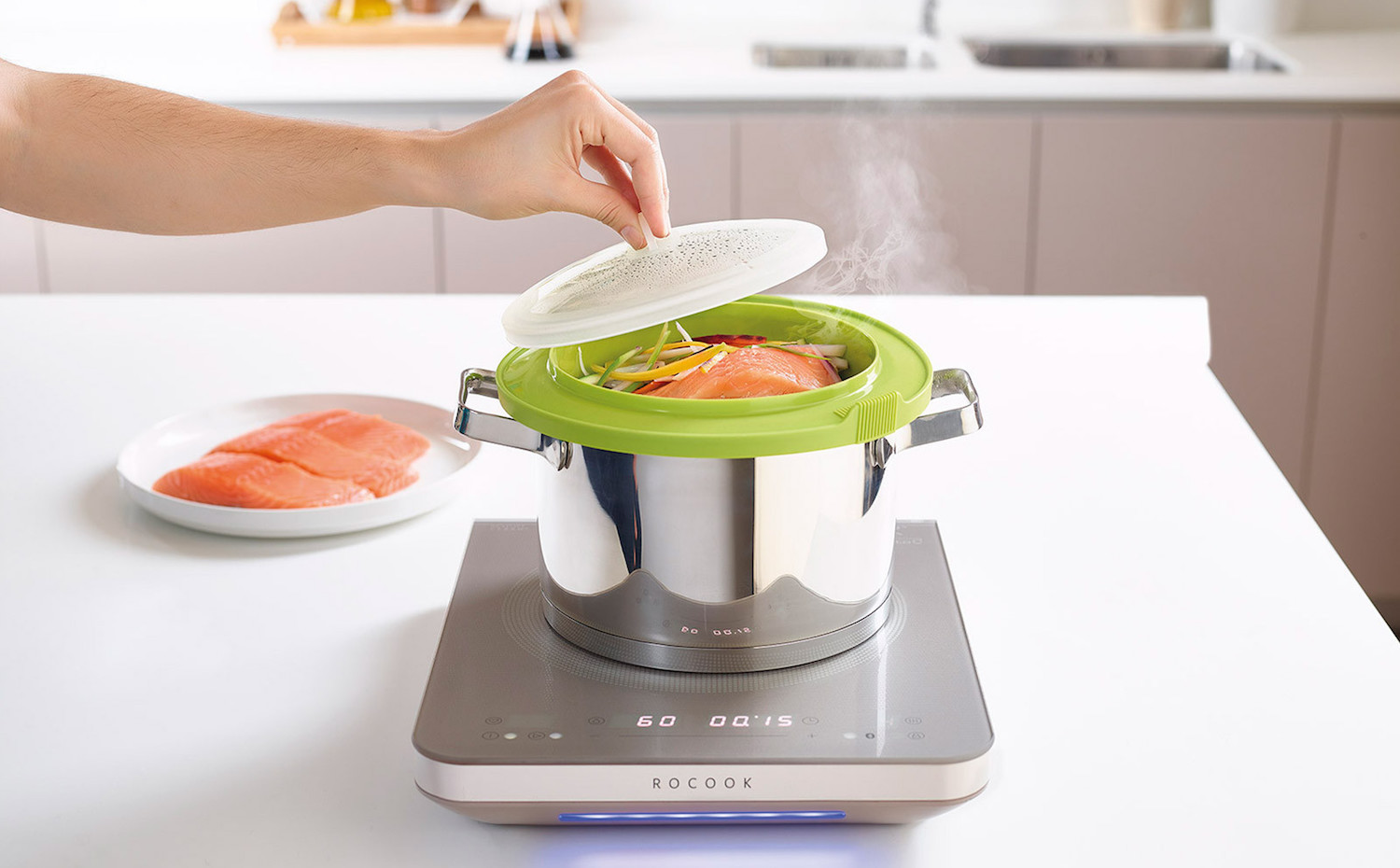La vaporera de Lékué consigue cocinar alimentos delicados con vapor a temperatura controlada y sin añadir ningún tipo de grasa