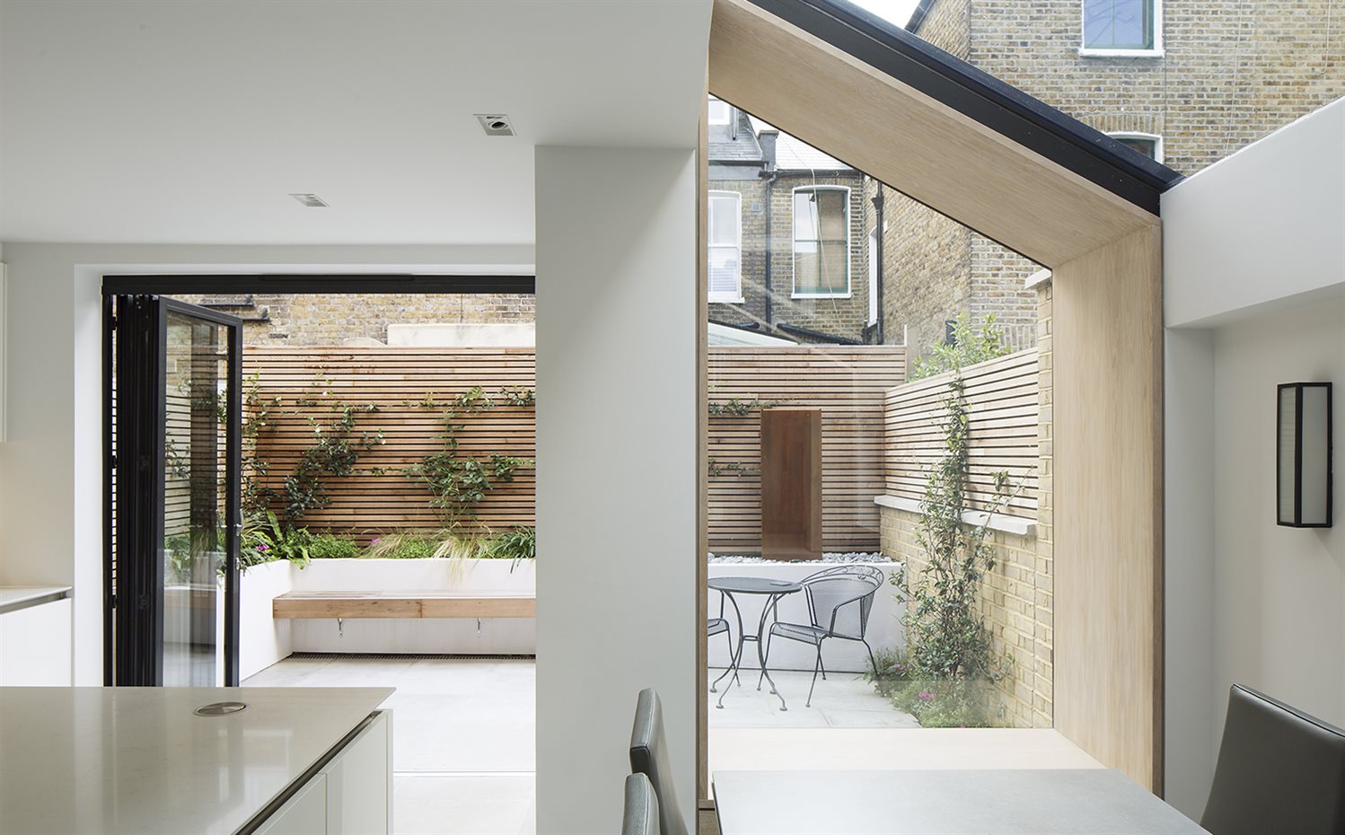 The Lined Extension YARD Architects Londres