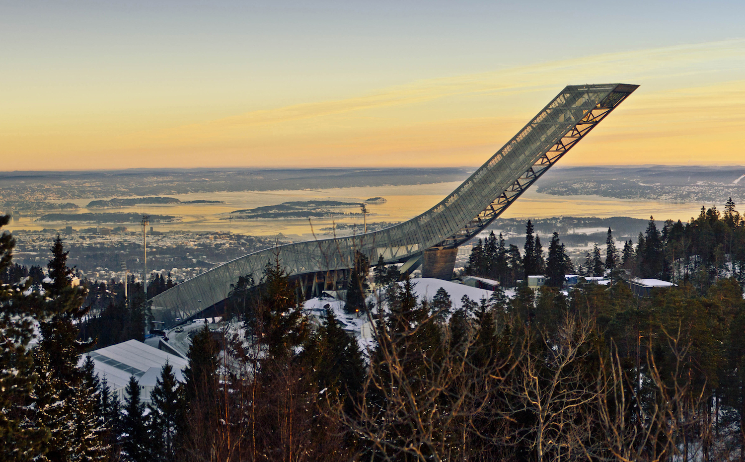 Trampolín de Holmenkollen, JDS Architects