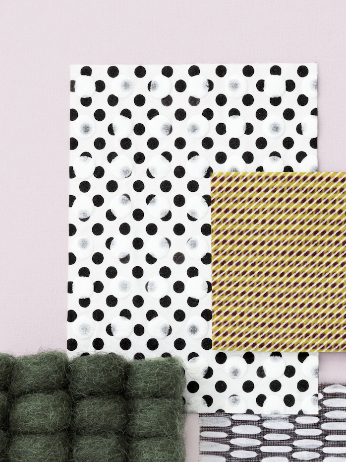 Constructure collage MOSS CMYKK HALO TAMO lowres. El tejido de la alfombra Moss y la cortina CMYKK se presentan con el modelo Halo, con capas cuidadosamente equilibradas en una cuadrícula sobre una base de color, y el modelo Tamo, con un enfoque gráfico que alude a los tatamis japoneses