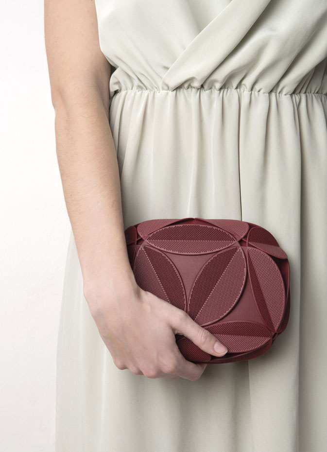 Ivy 4. Bolso Ivy, de Odo Fioravanti para Maison 203. Una declaración de principios, en rojo