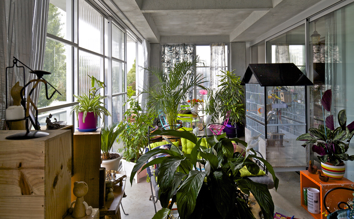 La intervención supuso la creación de nuevos balcones para que entrara más luz. Primera edición de Living Places - Premio Simon de Arquitectura