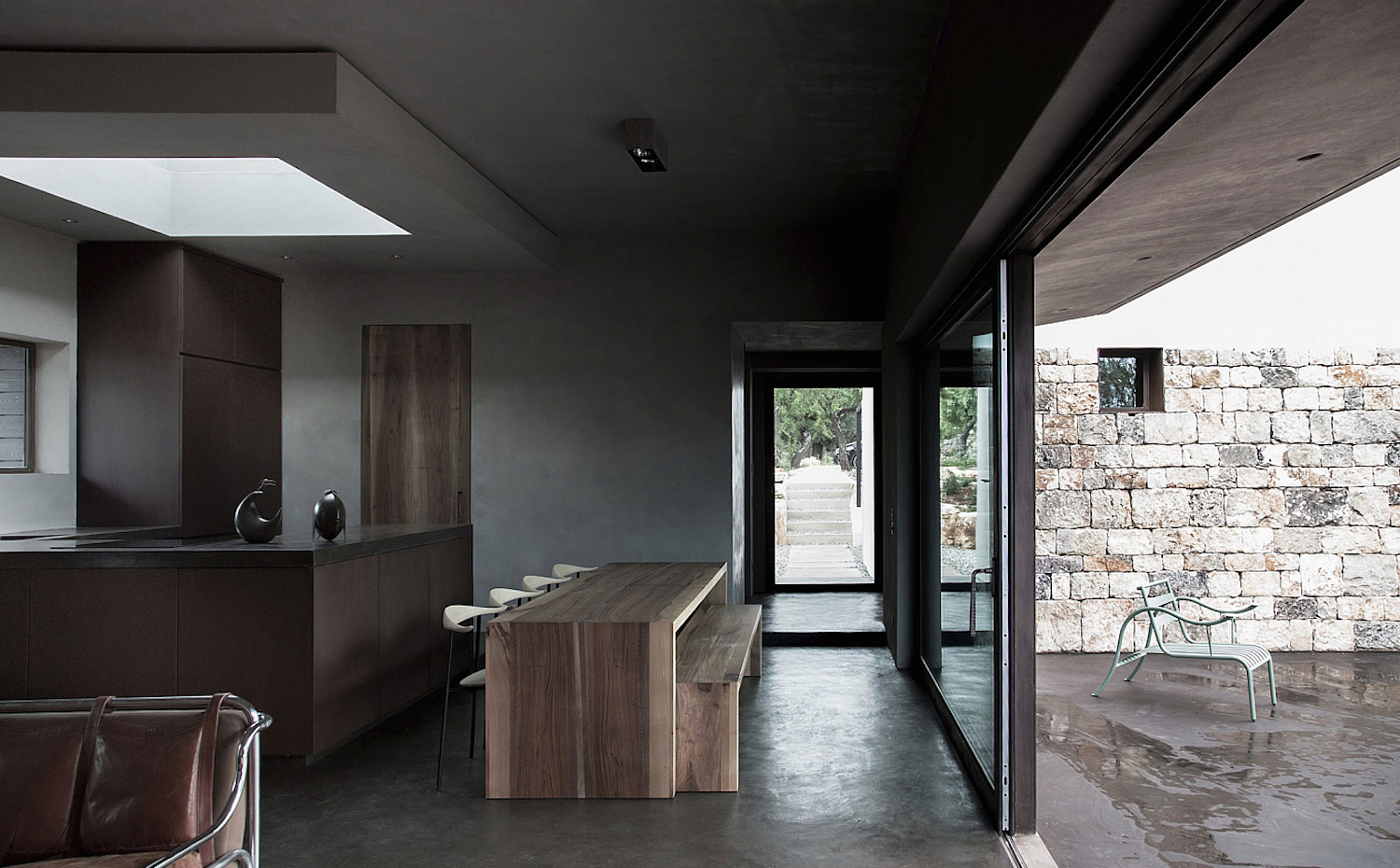 jmg house11. La conexión con el paisaje desde el interior de la casa es constante