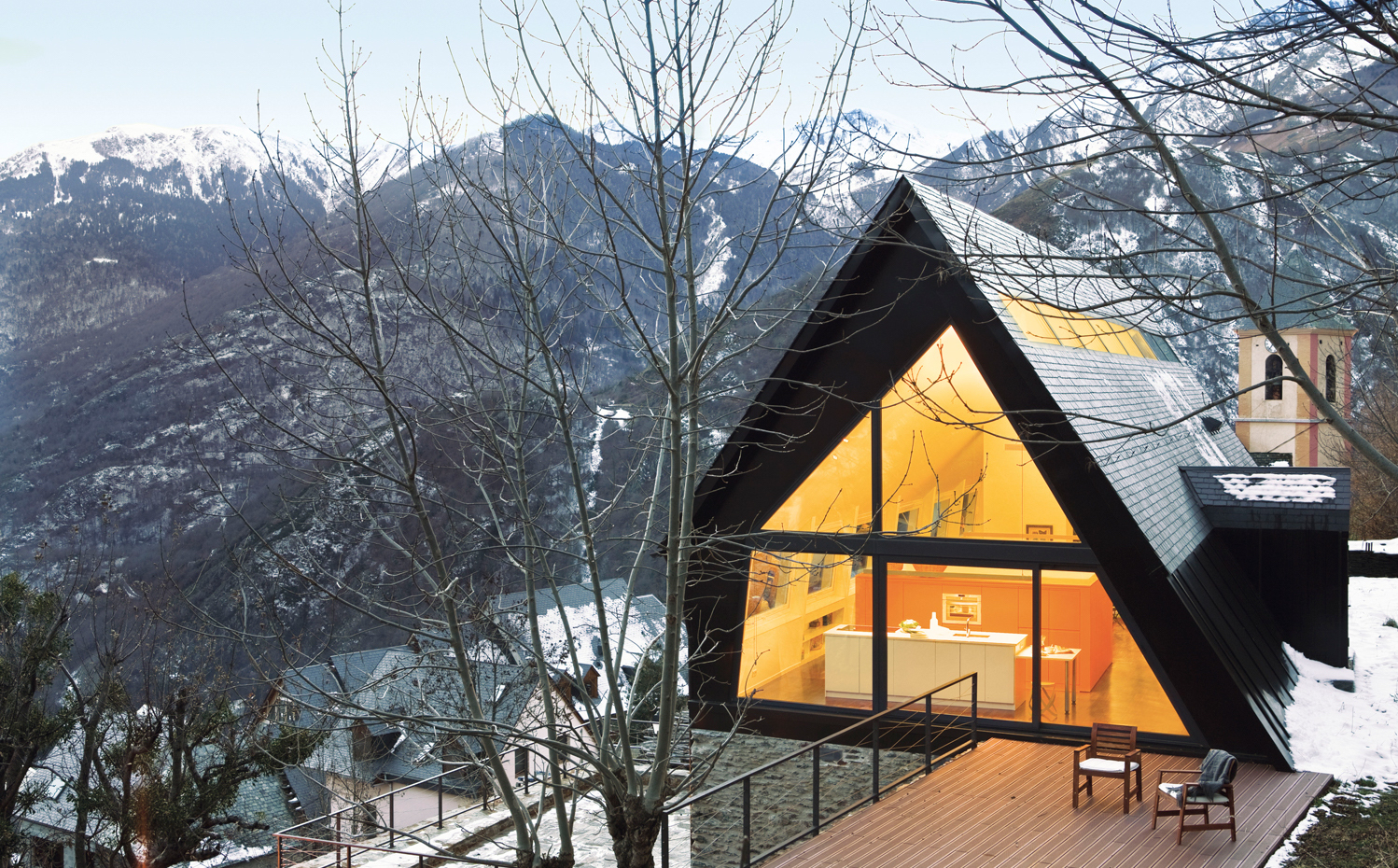 00312479. La casa realizada por los arquitectos Eduardo Cadaval y Clara Solà-Morales es un ejemplo de cómo la arquitectura moderna puede dialogar fructíferamente con el pasado, desde el respeto y la coherencia