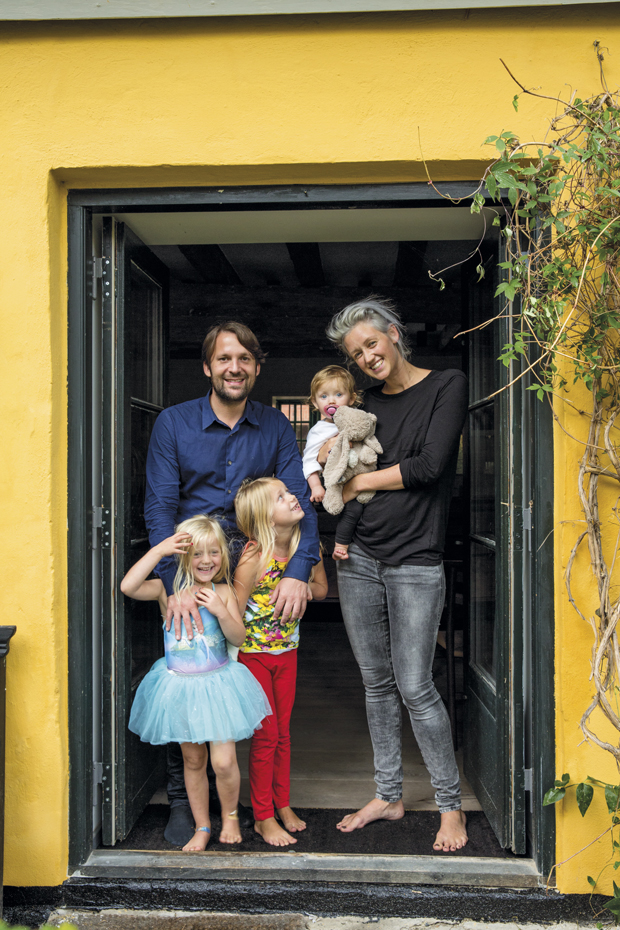 Rene-Redzepi8. Esta es una casa intergeneracional, habitada por el chef danés, su mujer Nadine, sus tres hijas y la madre de ella