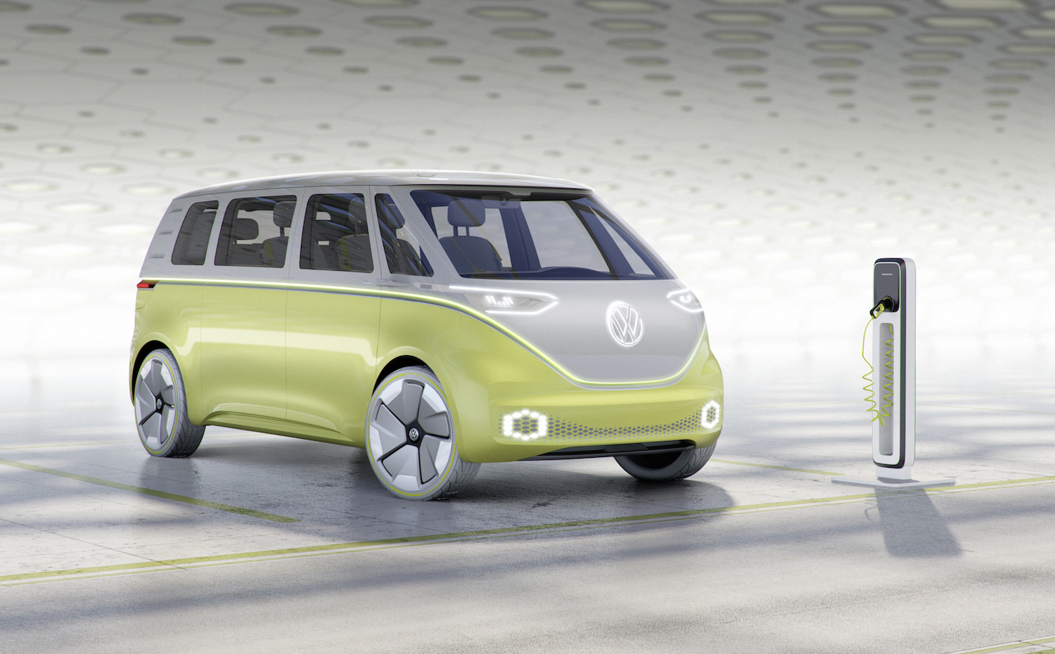 i-d-buzz (4). Una potencia de 275 kW / 374 PS le llevan a alcanzar los 100 km/h en 5 segundos