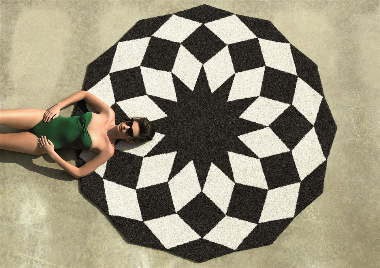 VONDOM MARQUIS para exteriores optical redond. La alfombra redonda Marquis, de JM Ferrero para Vondom, está especialmente diseñada para exteriores