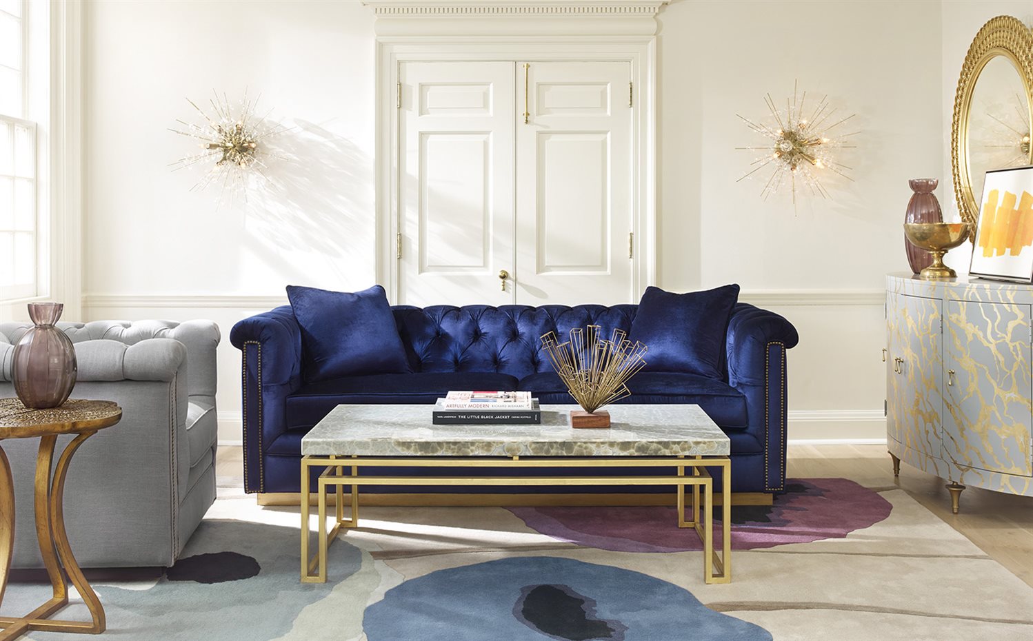 WallissofaVenusDemiluneSerendipityCocktail. Salón con muebles diseñado por Cynthia Rowley, para Hooker Furniture