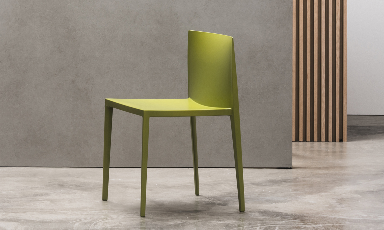 Andreu World ha incorporado el nuevo color verde de Pantone en dos de sus colecciones de asientos más emblemáticas, Sail (en la imagen) y Flex