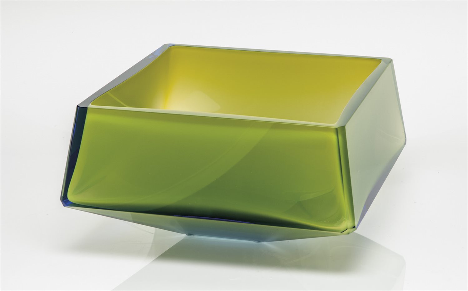 Moser 5. Cuenco de cristal de la colección City, de Moses