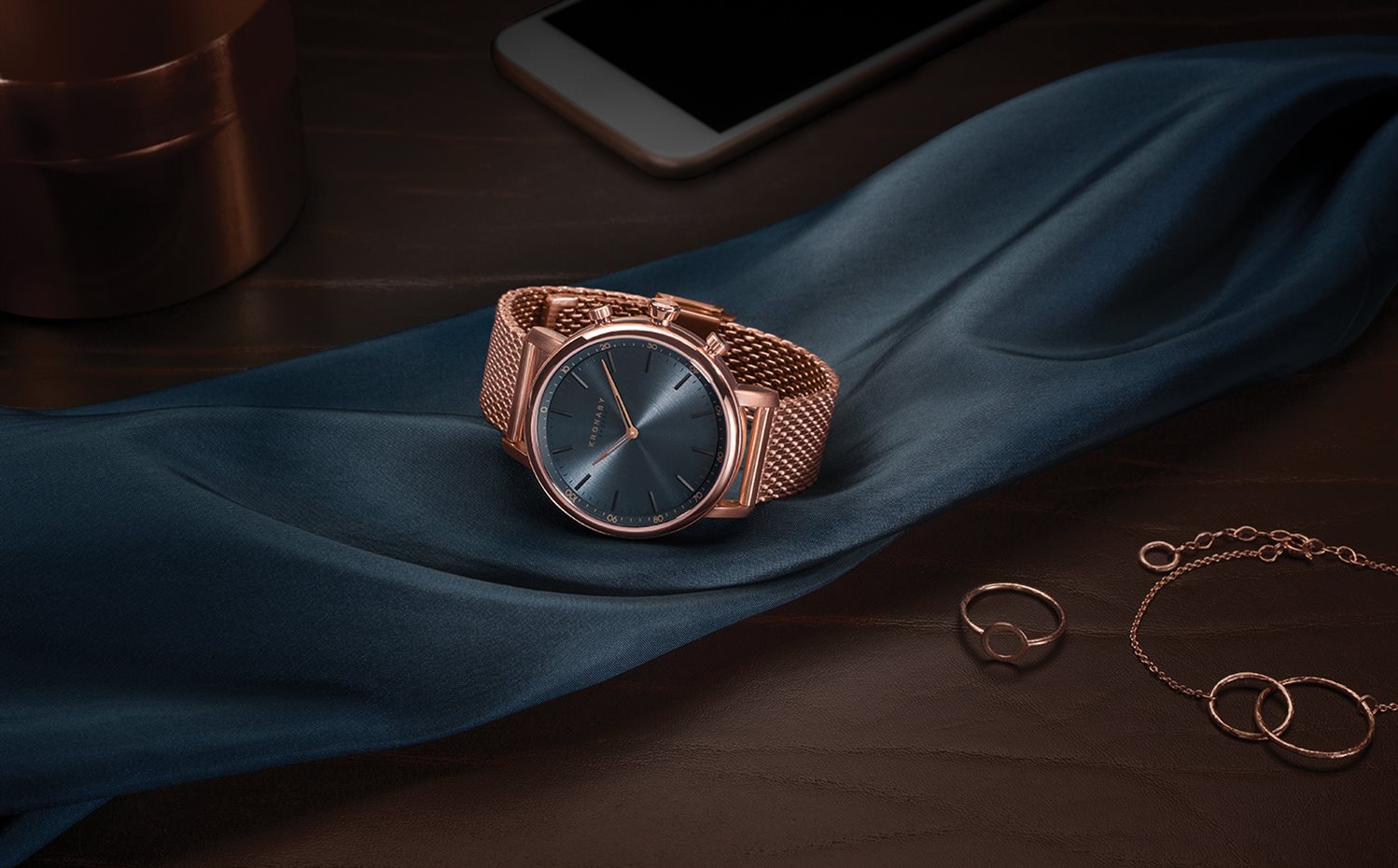 UPDATED Still life Garbo Carat Rose gold mesh-sRGB. Modelo Carat, con correa de malla en color rosado
