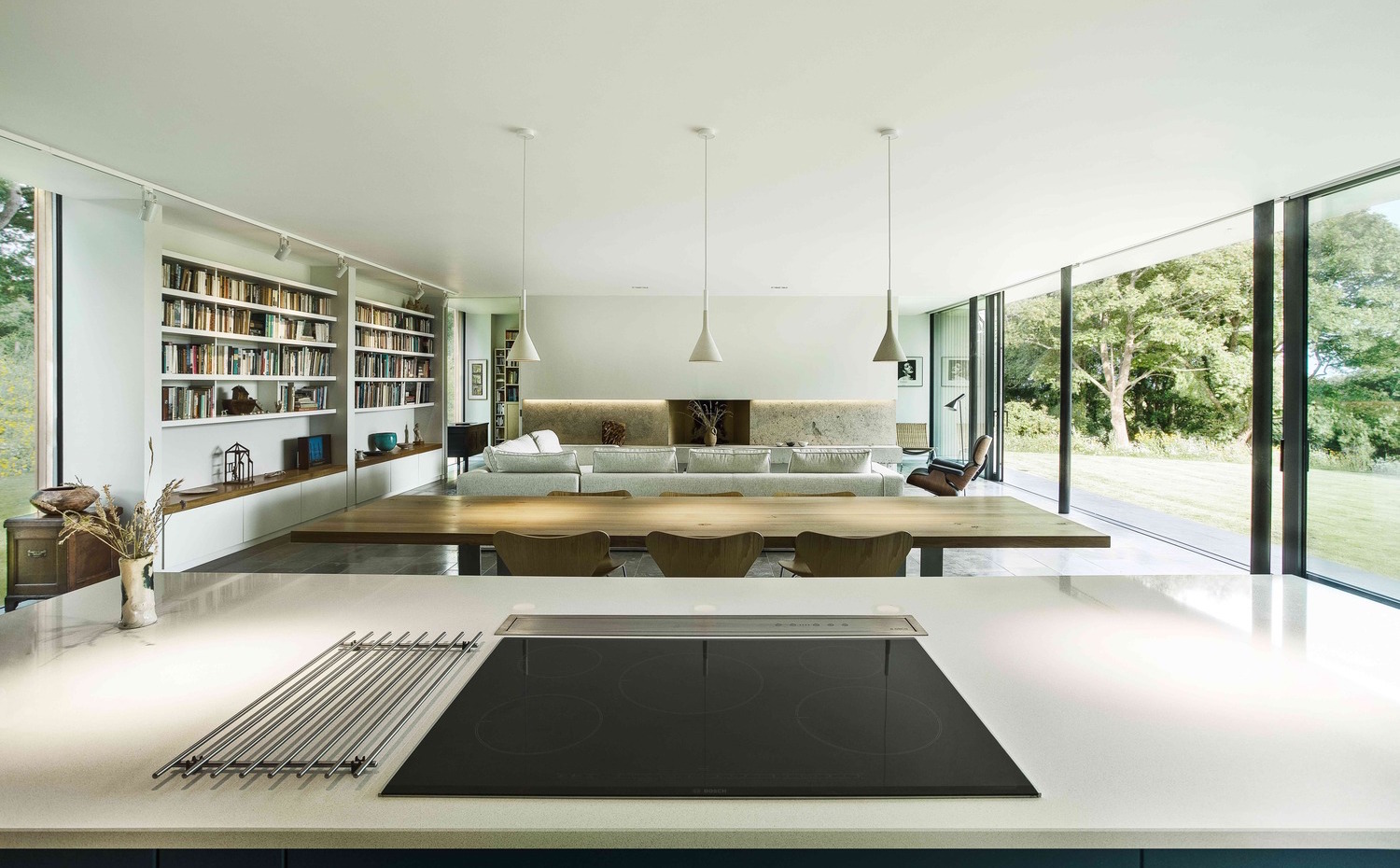 StromArchitects TheQuest MartinGardner 04. La zona central está concebida para meter dentro el paisaje en derredor