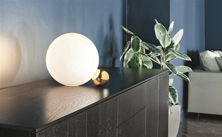 Lo correcto es comparar el rendimiento de un LED en lumens (lm) y no en vatios. Lámpara Copycat, de Michael Anastassiades para Flos