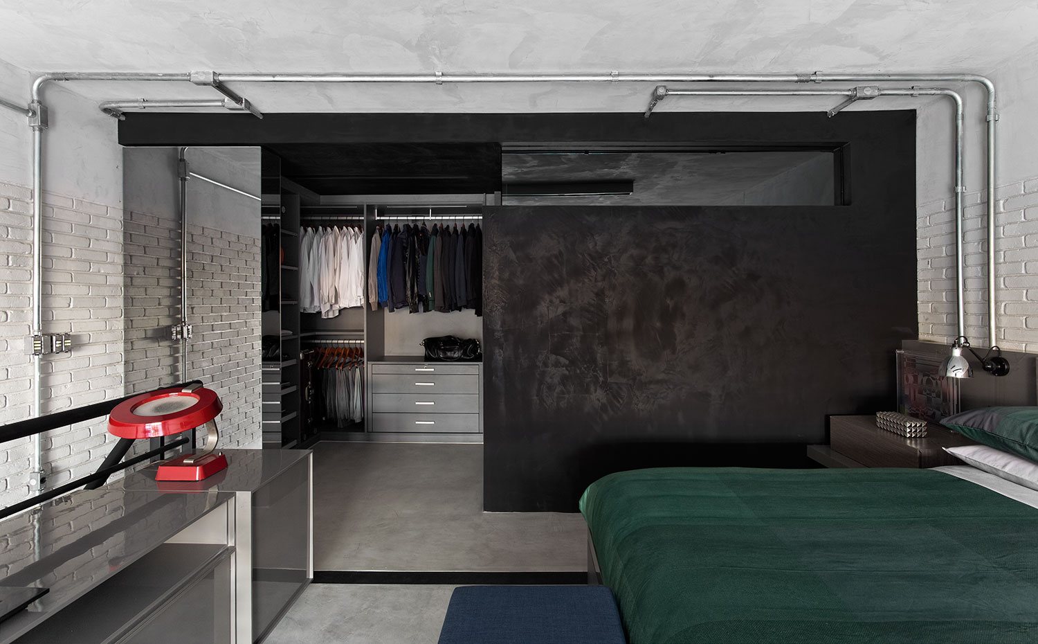 El vestidor. El vestidor se separa del dormitorio a través de una pared parcial
