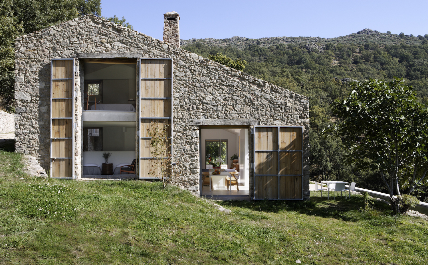 Casa en la montaña de Extremadura (2011) Carlos Alonso, fundador de Ábaton y Batavia