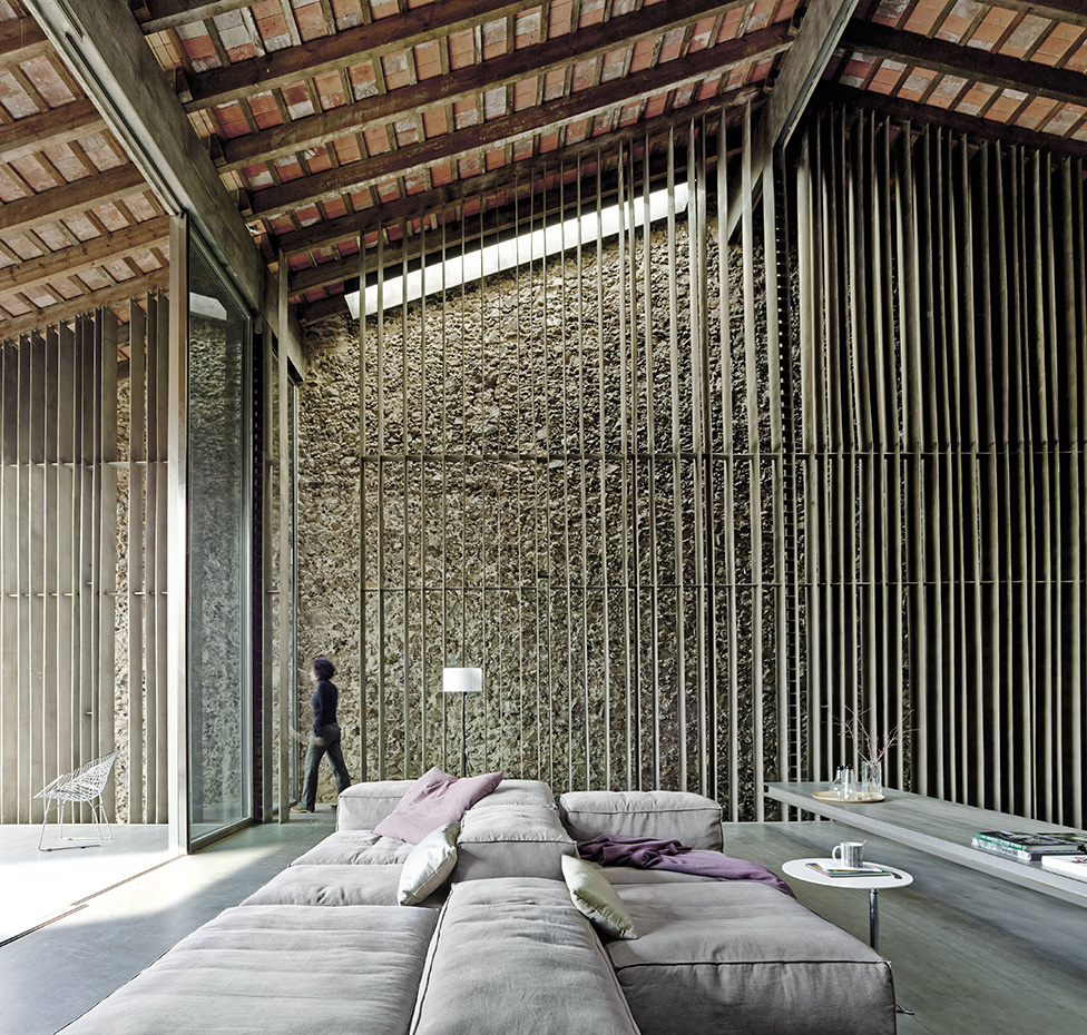 Casa Entremurs, Olot (Girona) estudio español RCR