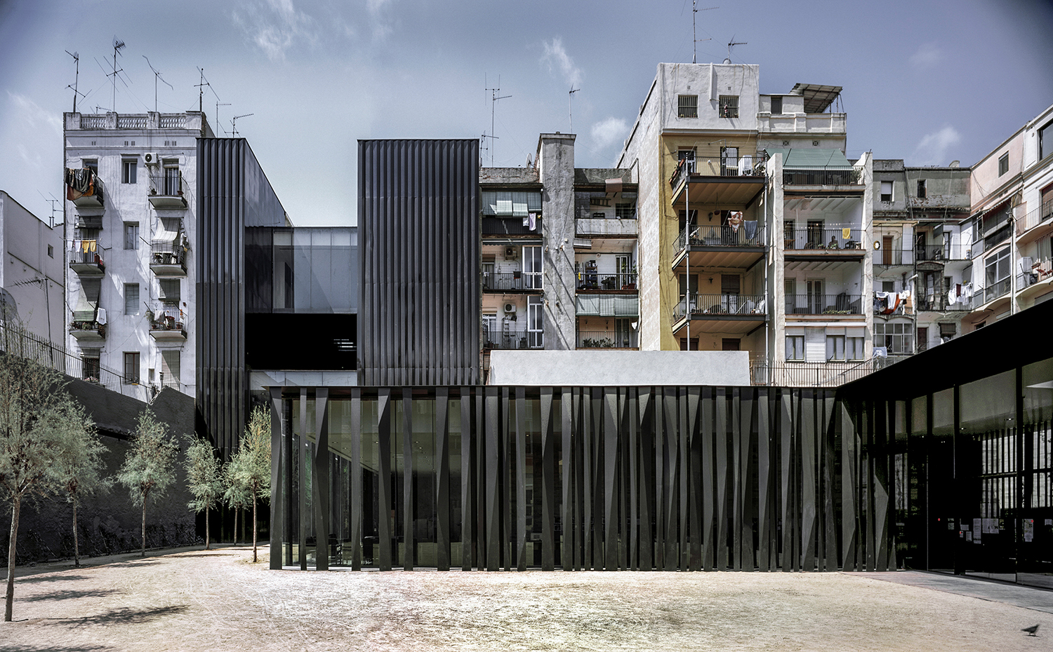 Biblioteca Joan Oliver, Barcelona estudio español RCR