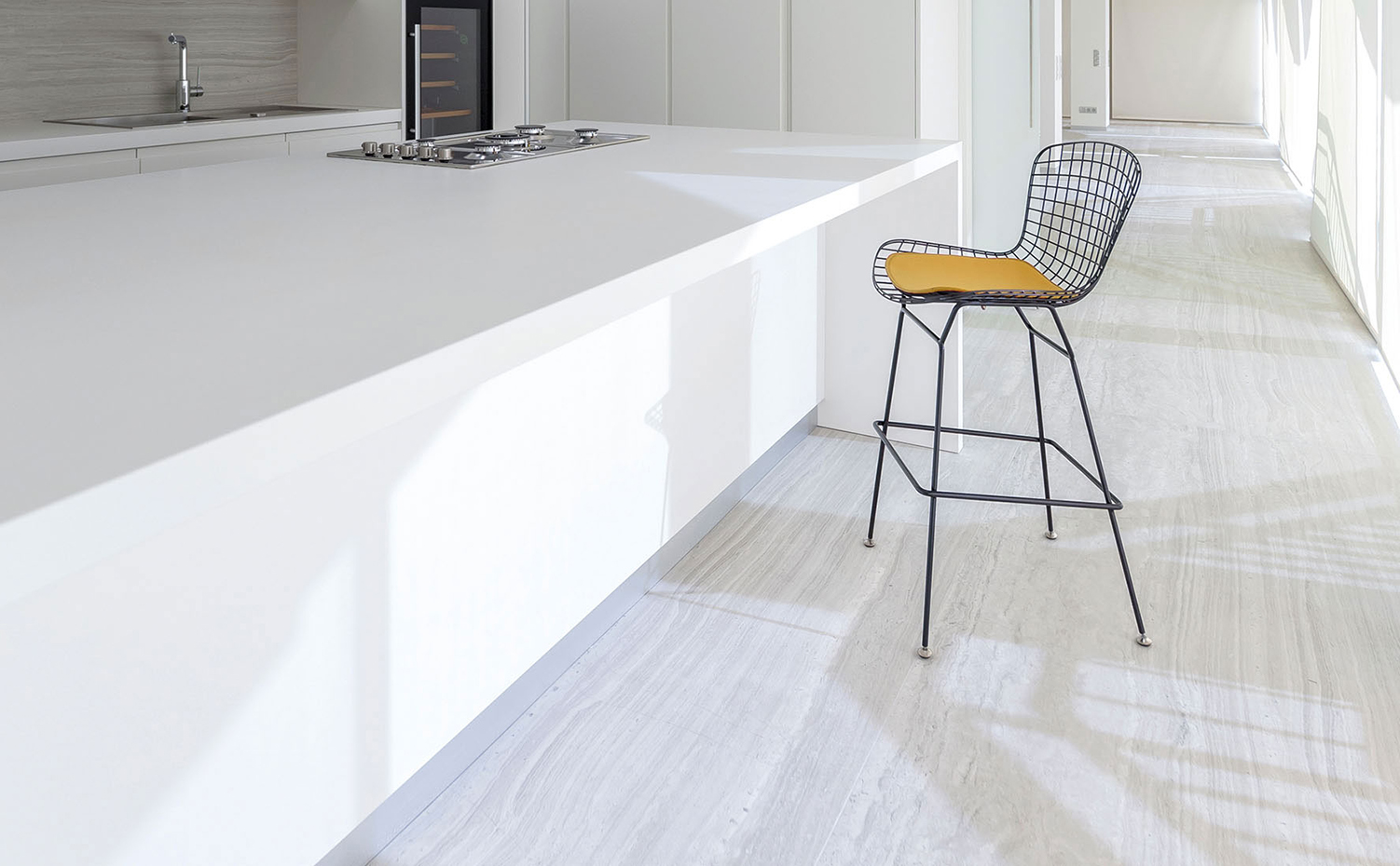 Encimera blanca de Neolith . [01] 100% Natural