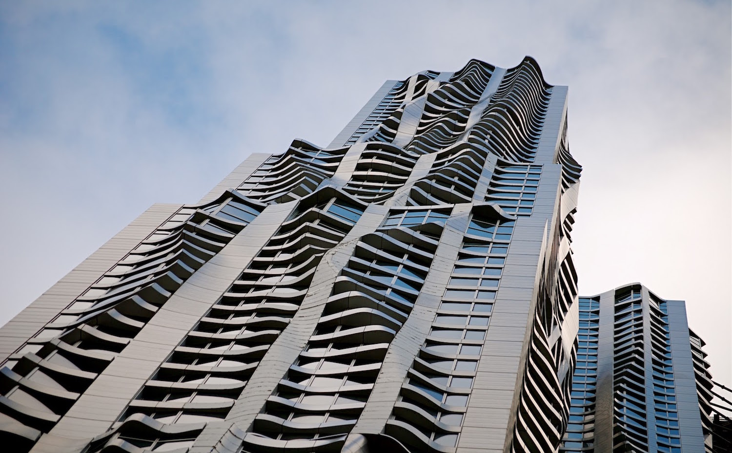 8 Spruce Street, de Frank Gehry en Nueva York (EEUU) Libro Building Community. New Apartment Architecture de Thames &Hudson