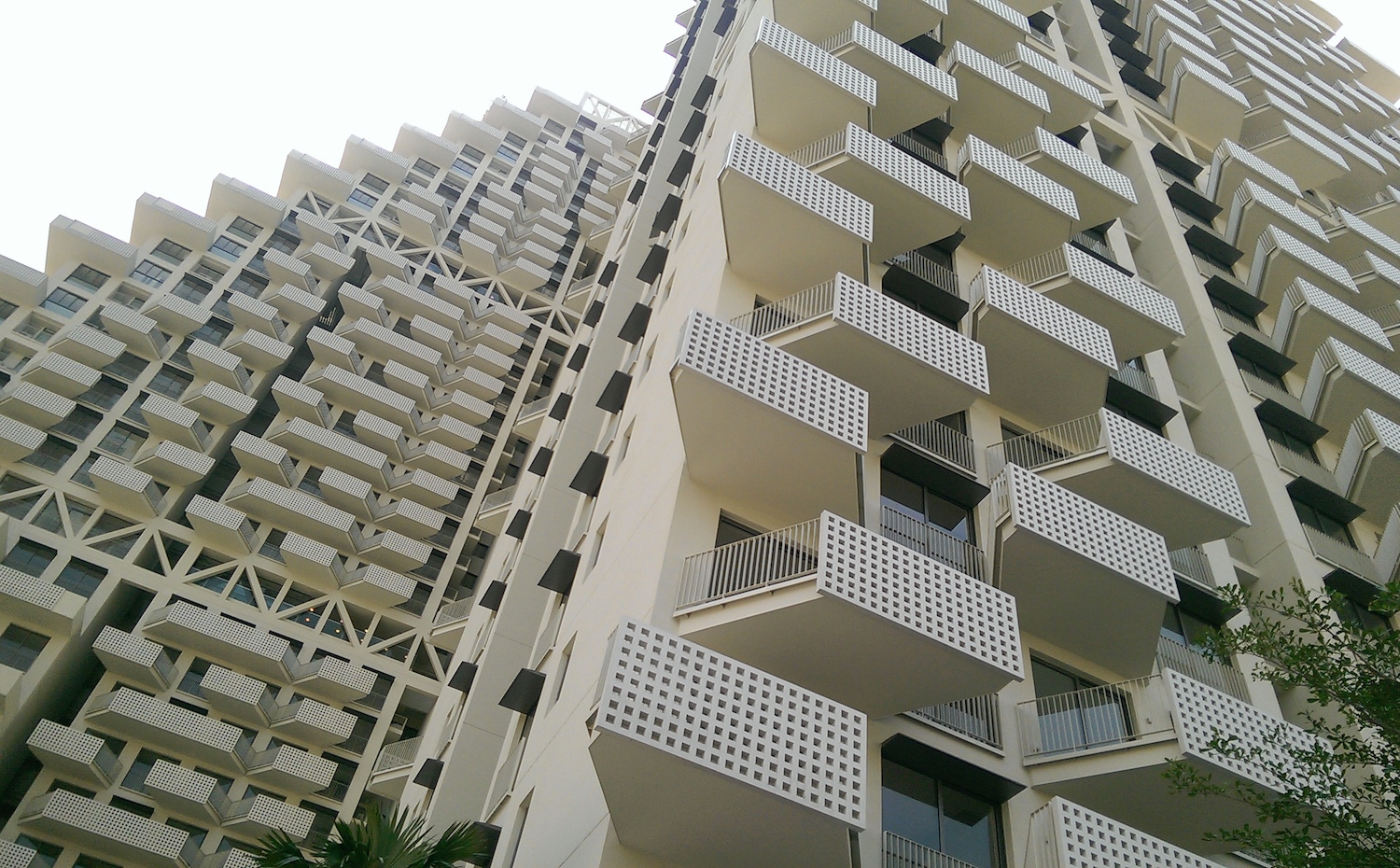 Sky Habitat, de Moshe Safdie en Singapur. Libro Building Community. New Apartment Architecture de Thames &Hudson