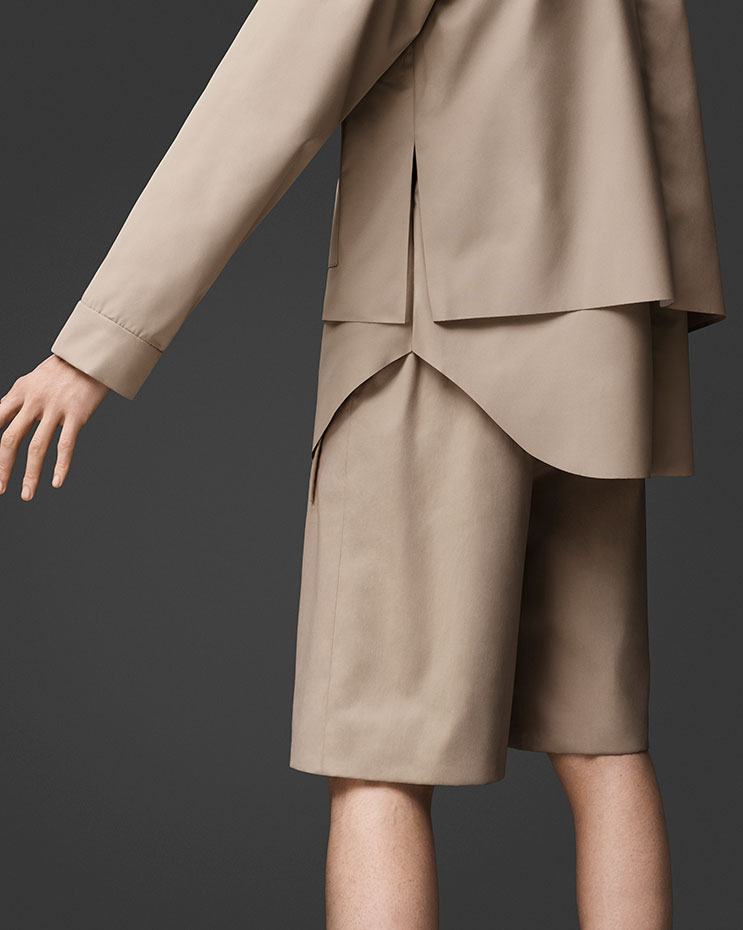 COS 10 M Detail. Detalle del look completo